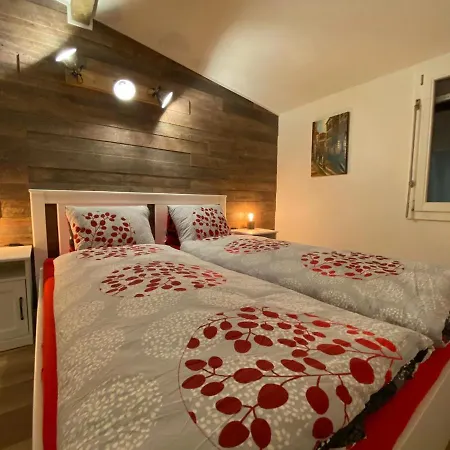 Appartamento Ferienwohnung Fur Bis Zu Acht Personen In Trun, Surselva