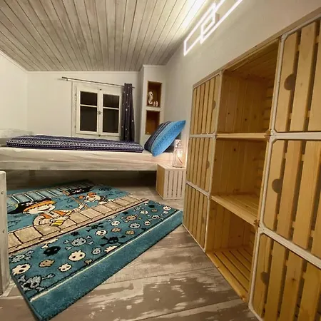 Ferienwohnung Fur Bis Zu Acht Personen In Trun, Surselva Appartamento