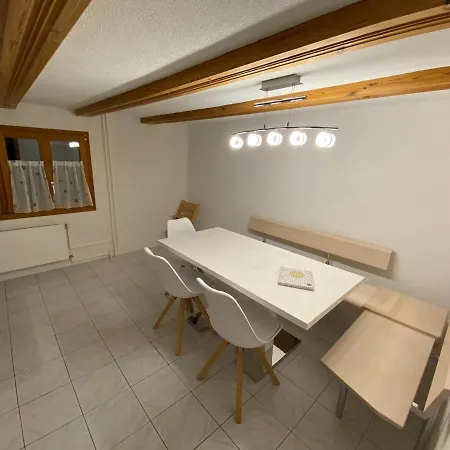 Ferienwohnung Fur Bis Zu Acht Personen In Trun, Surselva Appartamento *